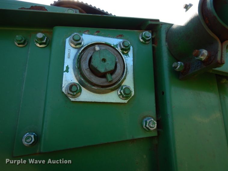 image for item DH2351 John Deere 375 round baler