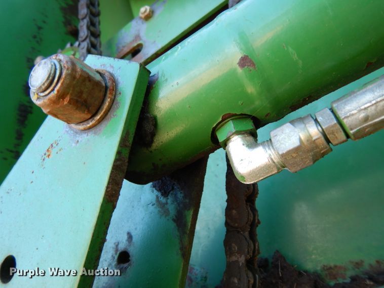 image for item DH2351 John Deere 375 round baler