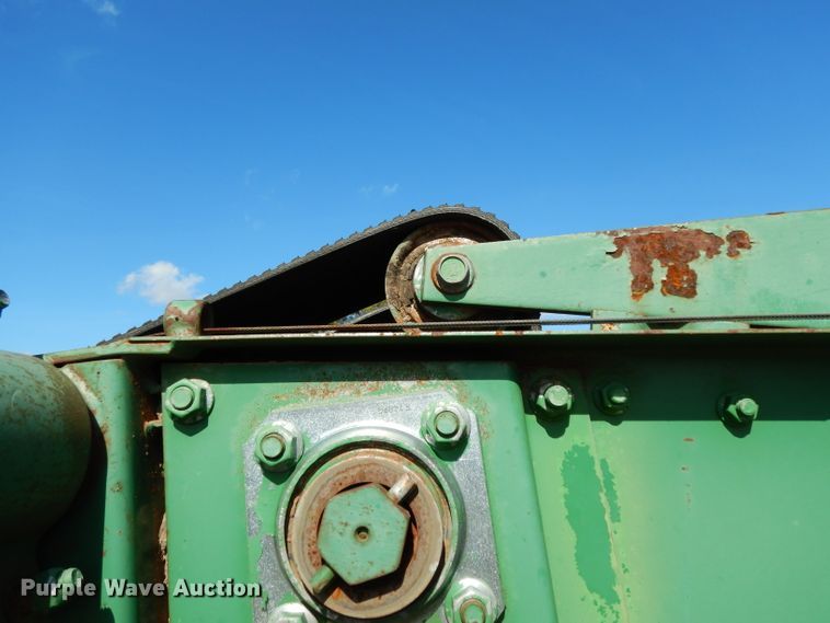 image for item DH2351 John Deere 375 round baler