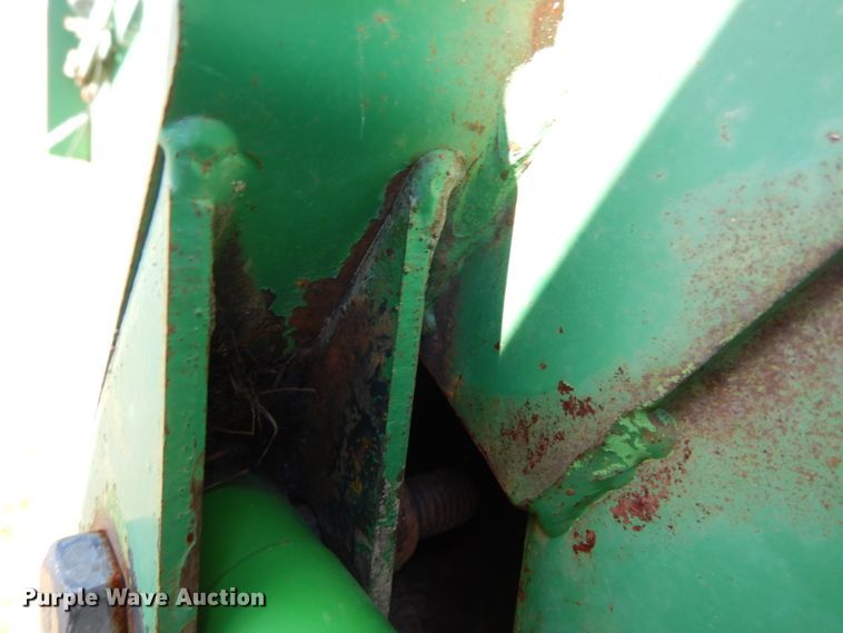 image for item DH2351 John Deere 375 round baler