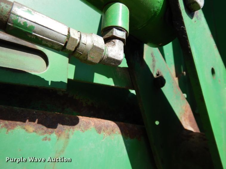 image for item DH2351 John Deere 375 round baler