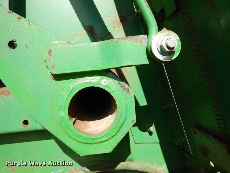 image for item DH2351 John Deere 375 round baler