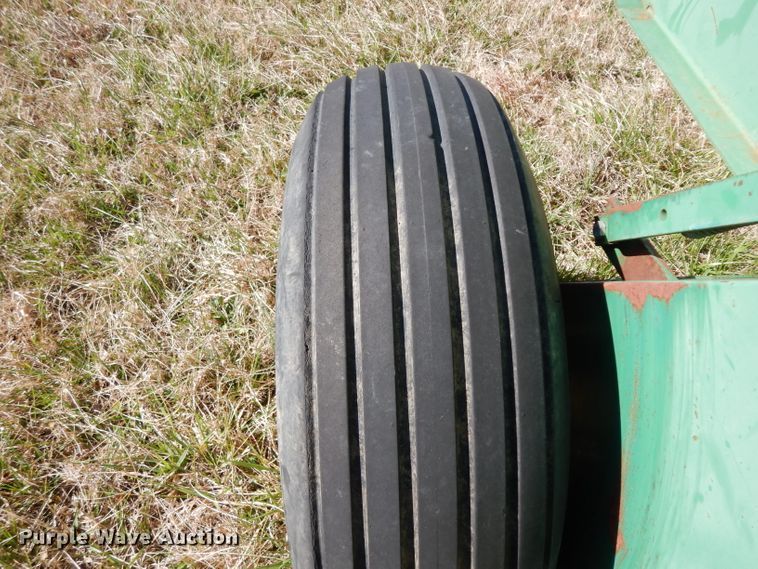 image for item DH2351 John Deere 375 round baler