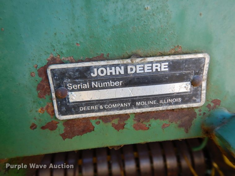 image for item DH2351 John Deere 375 round baler