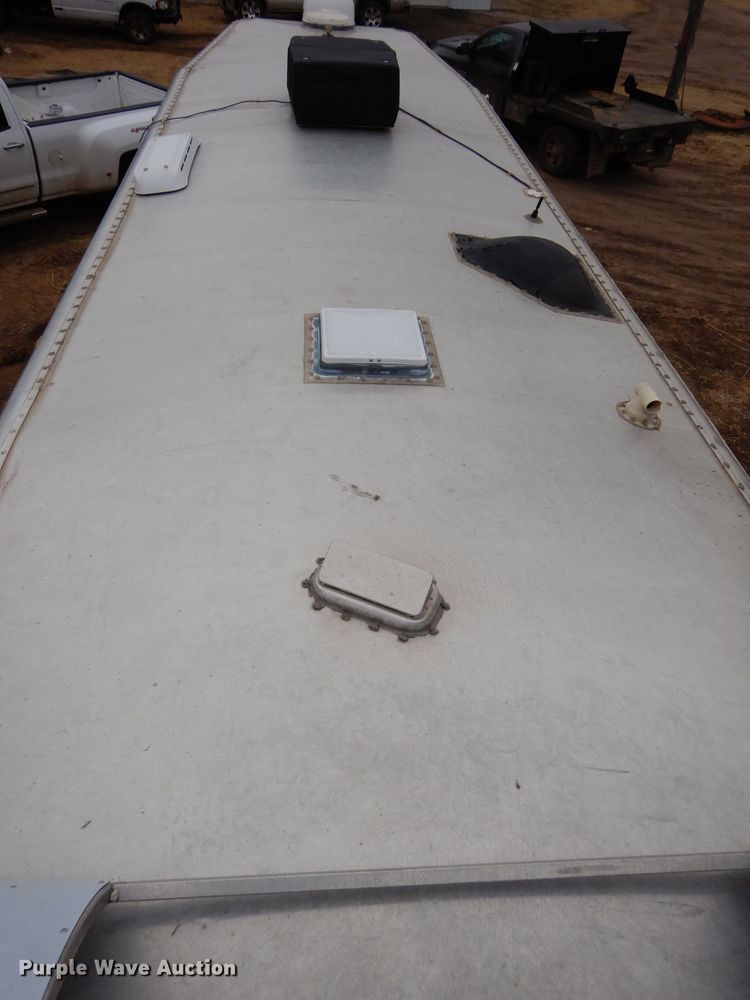 image for item DH3727 2006 Platinum horse trailer