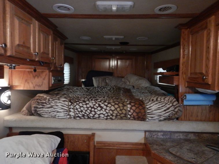 image for item DH3727 2006 Platinum horse trailer