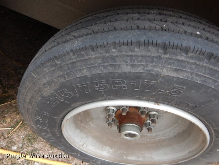 image for item DH3727 2006 Platinum horse trailer