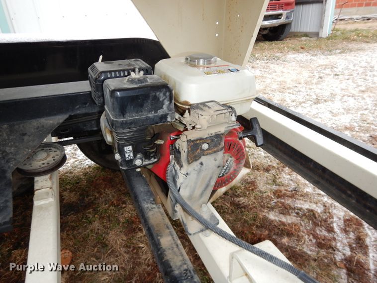 image for item DH4333 Friesen 220 seed tender trailer