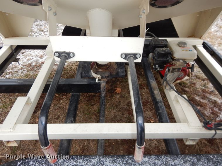 image for item DH4333 Friesen 220 seed tender trailer