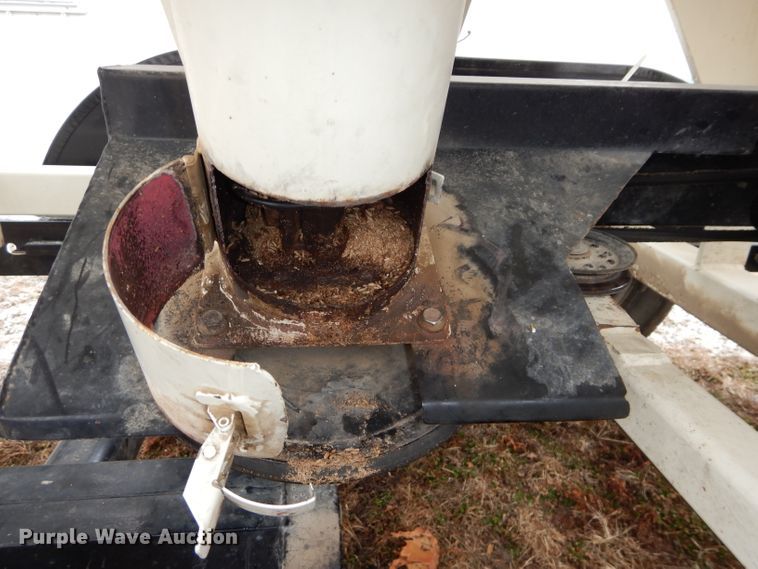 image for item DH4333 Friesen 220 seed tender trailer