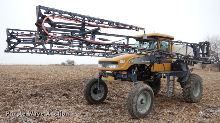 image for item DH4334 2011 SpraCoupe 4460 sprayer