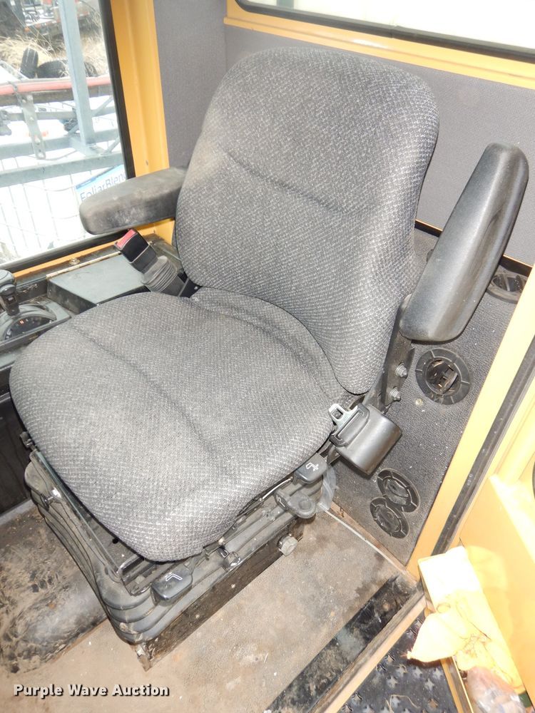 image for item DH4334 2011 SpraCoupe 4460 sprayer