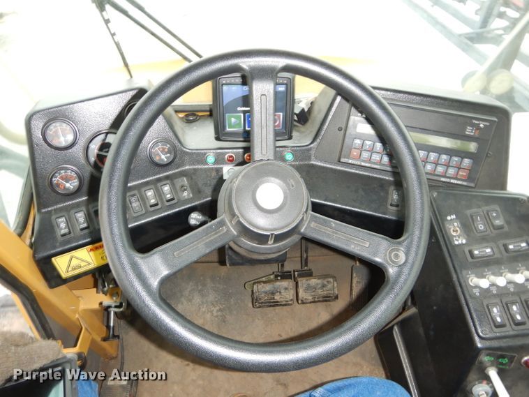 image for item DH4334 2011 SpraCoupe 4460 sprayer