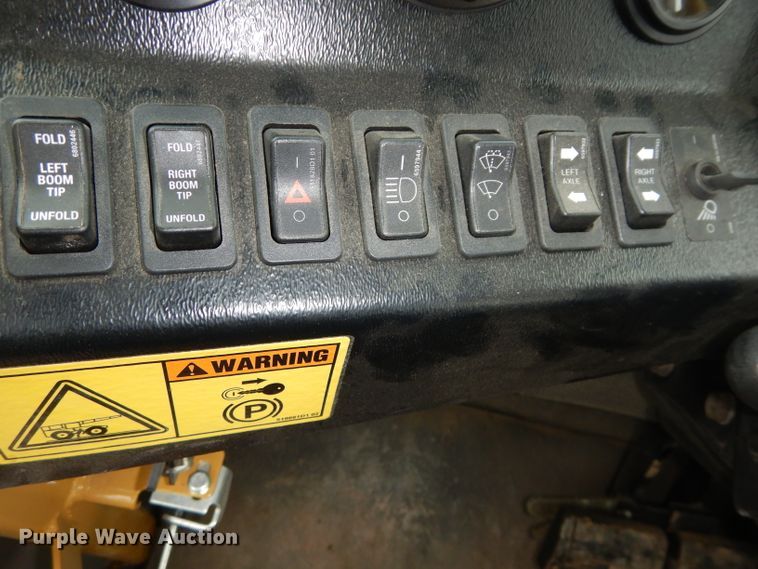 image for item DH4334 2011 SpraCoupe 4460 sprayer