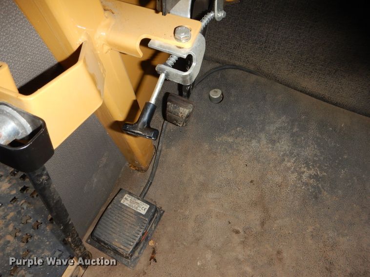 image for item DH4334 2011 SpraCoupe 4460 sprayer