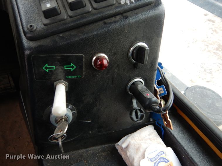 image for item DH4334 2011 SpraCoupe 4460 sprayer