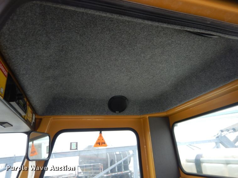 image for item DH4334 2011 SpraCoupe 4460 sprayer