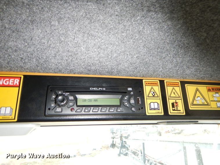 image for item DH4334 2011 SpraCoupe 4460 sprayer