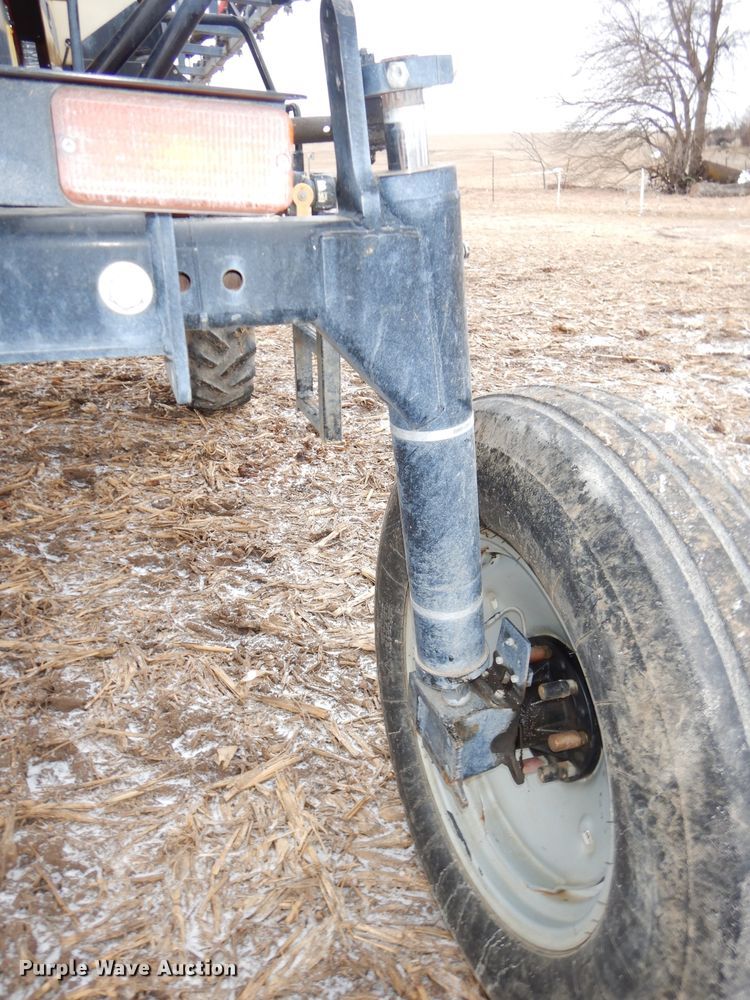 image for item DH4334 2011 SpraCoupe 4460 sprayer