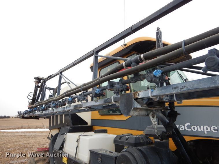 image for item DH4334 2011 SpraCoupe 4460 sprayer