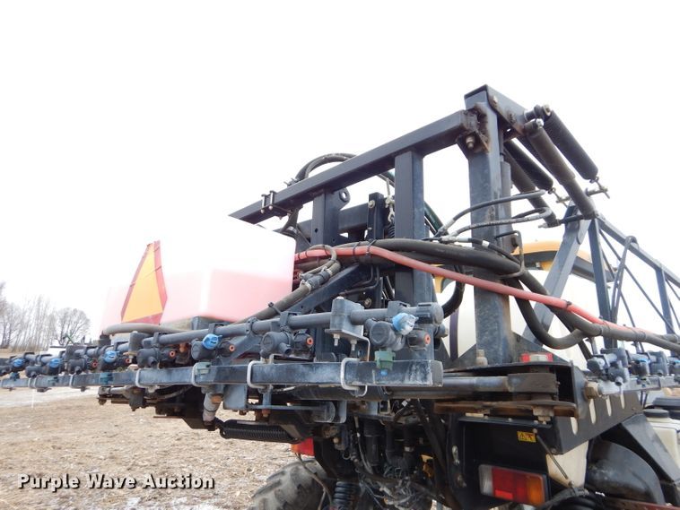 image for item DH4334 2011 SpraCoupe 4460 sprayer