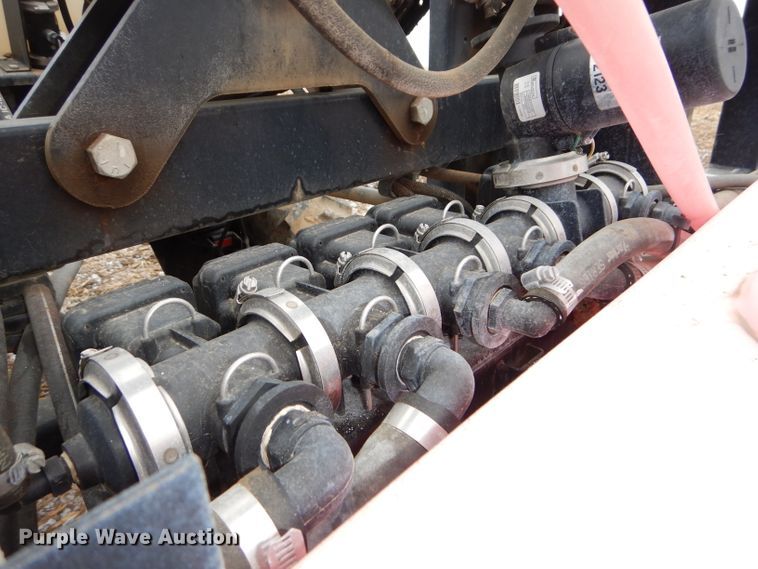 image for item DH4334 2011 SpraCoupe 4460 sprayer