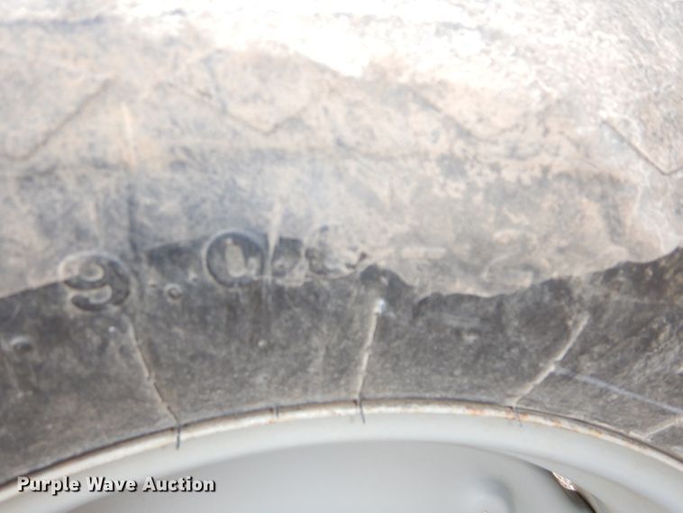 image for item DH4334 2011 SpraCoupe 4460 sprayer