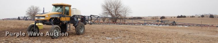 image for item DH4334 2011 SpraCoupe 4460 sprayer
