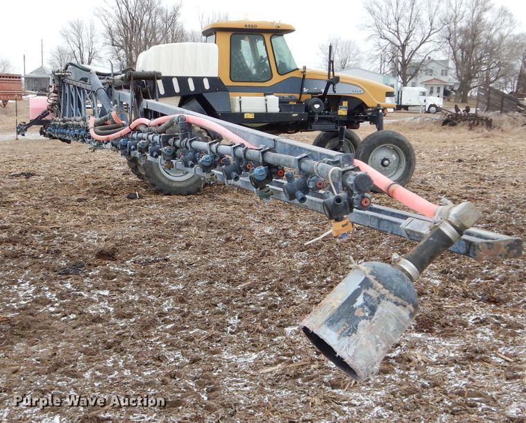 image for item DH4334 2011 SpraCoupe 4460 sprayer