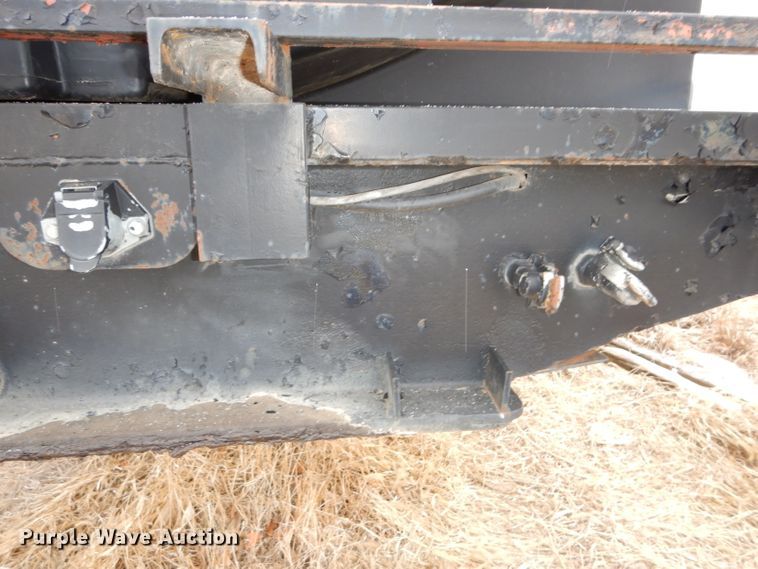 image for item DH4335 1984 Unruh drop deck chemical tender trailer