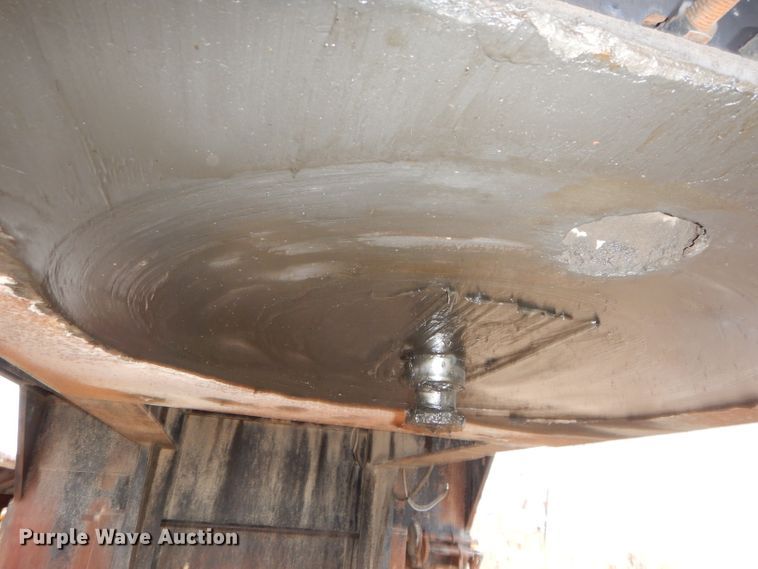 image for item DH4335 1984 Unruh drop deck chemical tender trailer