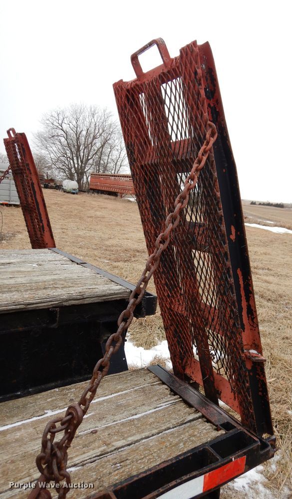 image for item DH4335 1984 Unruh drop deck chemical tender trailer