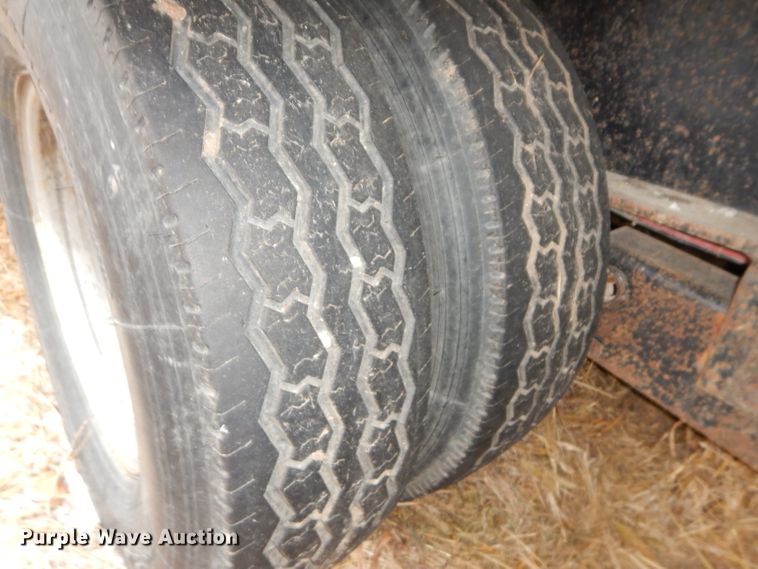 image for item DH4335 1984 Unruh drop deck chemical tender trailer