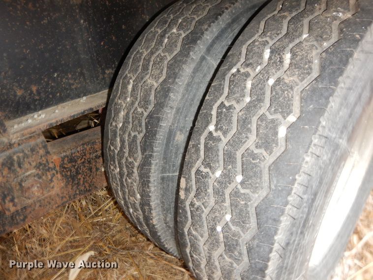 image for item DH4335 1984 Unruh drop deck chemical tender trailer