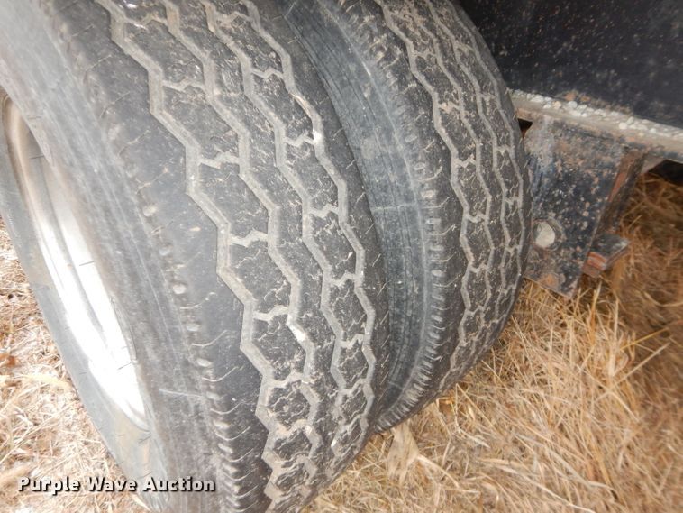 image for item DH4335 1984 Unruh drop deck chemical tender trailer