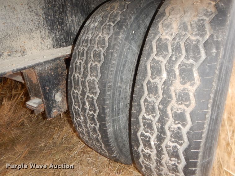 image for item DH4335 1984 Unruh drop deck chemical tender trailer