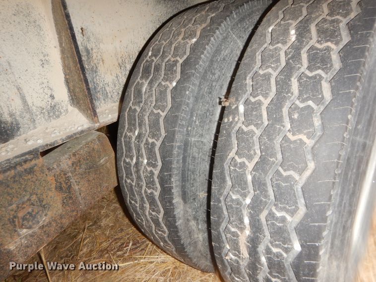 image for item DH4335 1984 Unruh drop deck chemical tender trailer