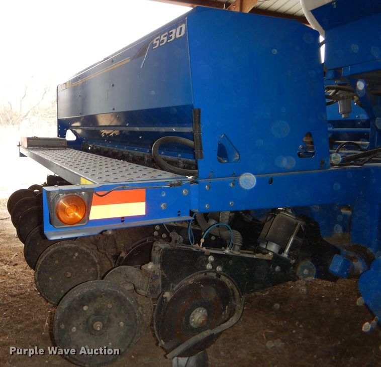 image for item DH4338 2010 Landoll 5530-30X10 no-till grain drill