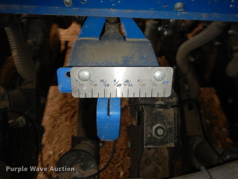 image for item DH4338 2010 Landoll 5530-30X10 no-till grain drill