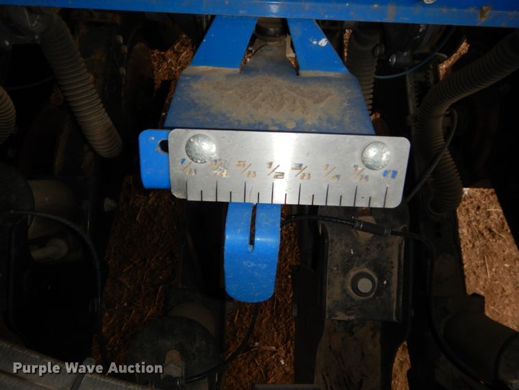 image for item DH4338 2010 Landoll 5530-30X10 no-till grain drill