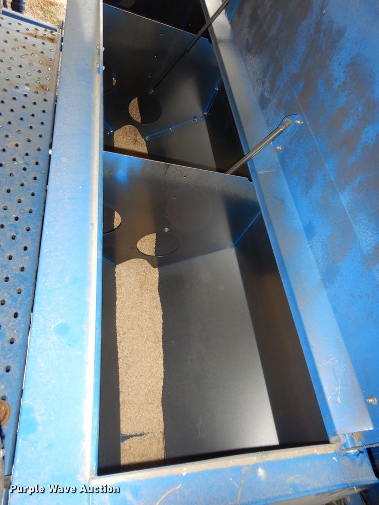 image for item DH4338 2010 Landoll 5530-30X10 no-till grain drill