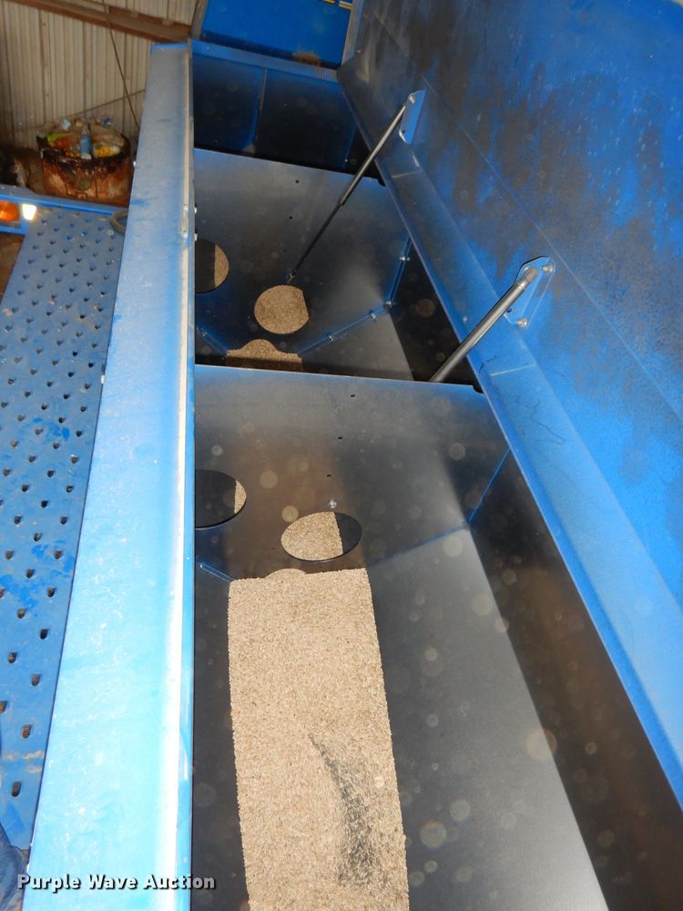 image for item DH4338 2010 Landoll 5530-30X10 no-till grain drill