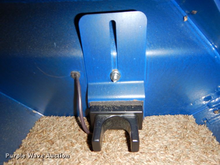 image for item DH4338 2010 Landoll 5530-30X10 no-till grain drill