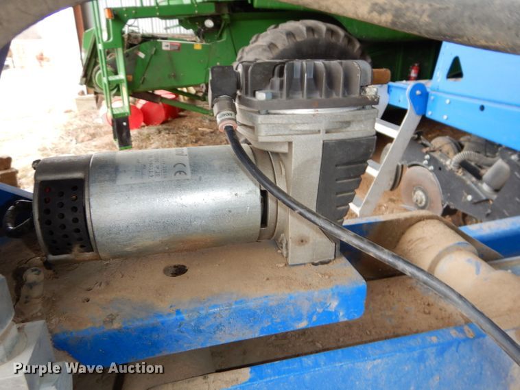 image for item DH4338 2010 Landoll 5530-30X10 no-till grain drill