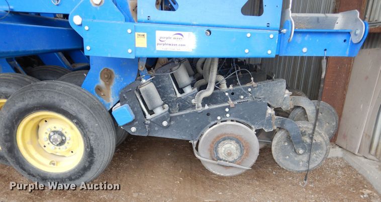 image for item DH4338 2010 Landoll 5530-30X10 no-till grain drill