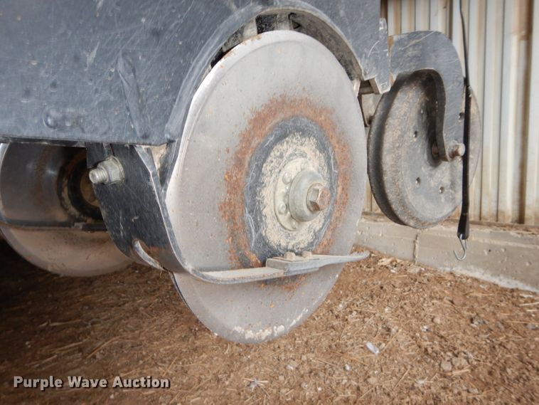 image for item DH4338 2010 Landoll 5530-30X10 no-till grain drill