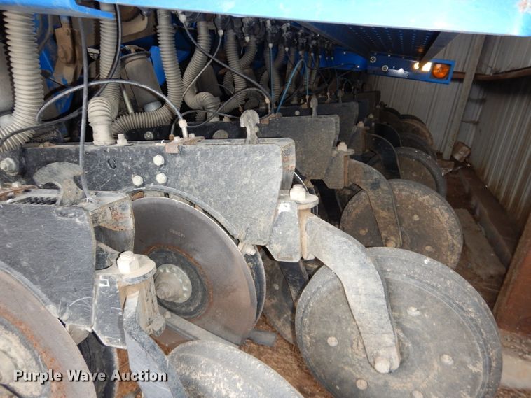 image for item DH4338 2010 Landoll 5530-30X10 no-till grain drill