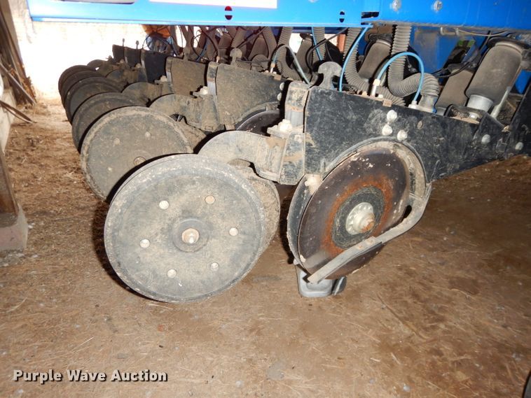 image for item DH4338 2010 Landoll 5530-30X10 no-till grain drill