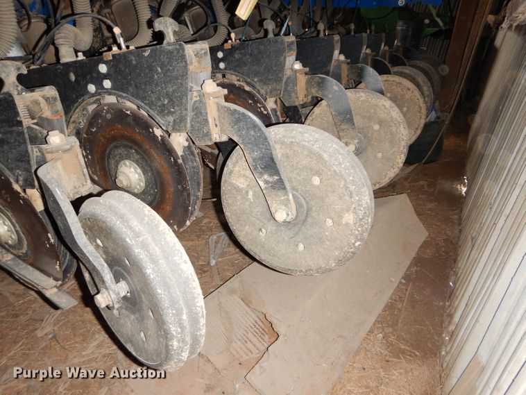 image for item DH4338 2010 Landoll 5530-30X10 no-till grain drill