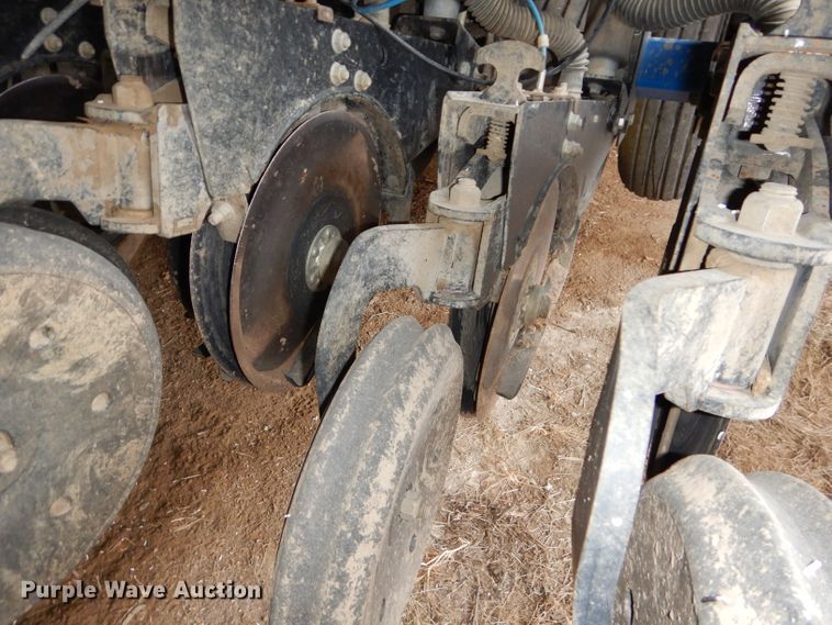 image for item DH4338 2010 Landoll 5530-30X10 no-till grain drill